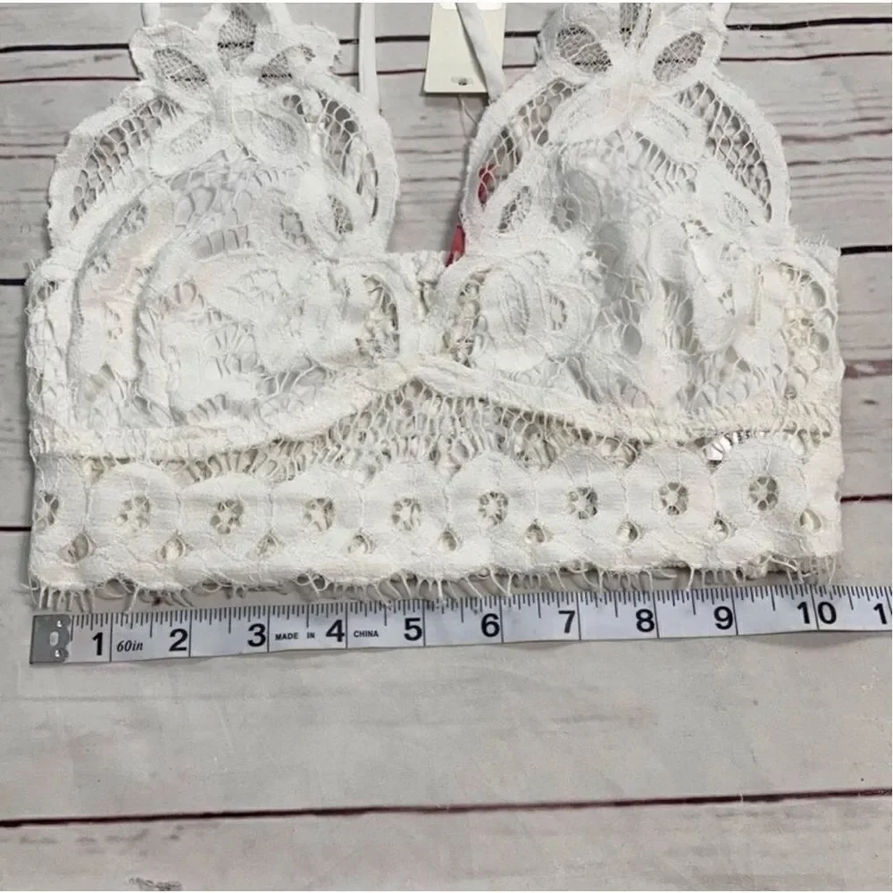 Francesca’s Dina Be Ivory Lace Bralette Size XS